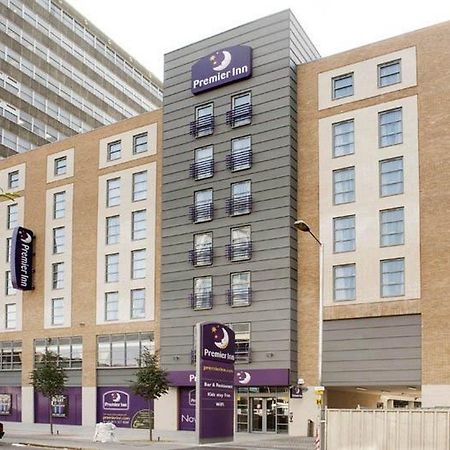 Premier Inn London Croydon Town Centre Esterno foto