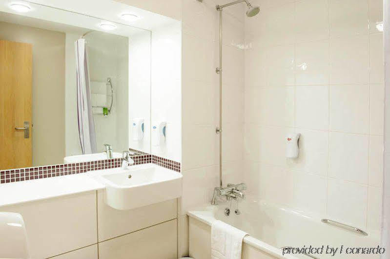 Premier Inn London Croydon Town Centre Esterno foto